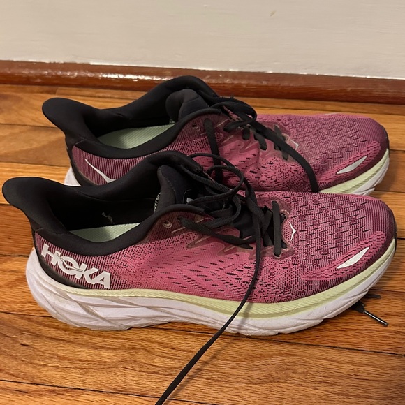 Hoka Women's Clifton 8 running shoes - Picture 1 of 5